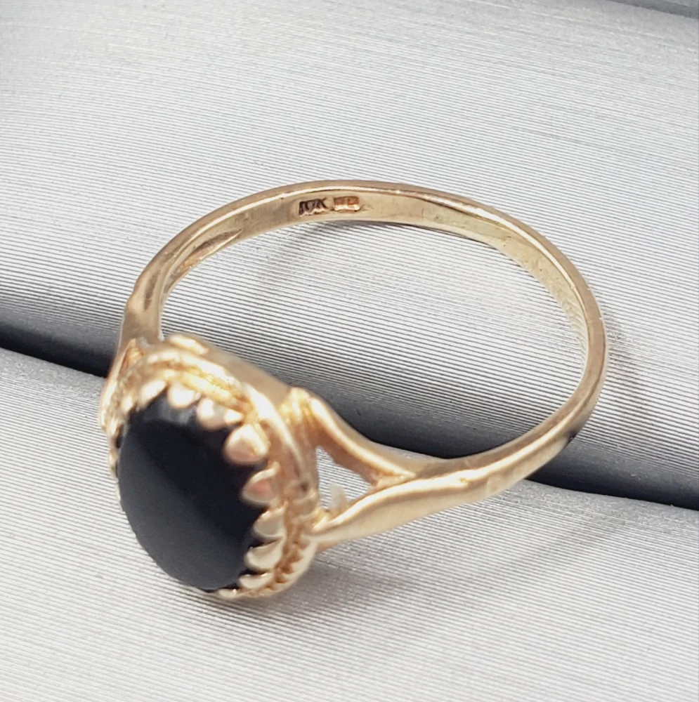 10k Solid Yellow Gold Oval Cabochon Black Onyx Vintage Pinky Ring